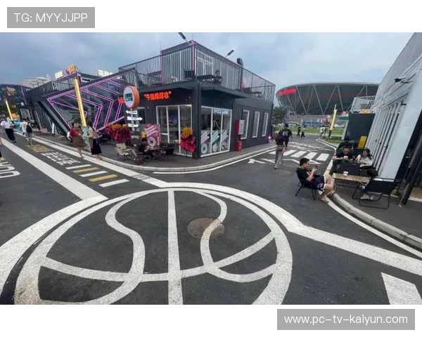 特色篮球主题市集成为城市文化节的重要亮点，篮球文化艺术节