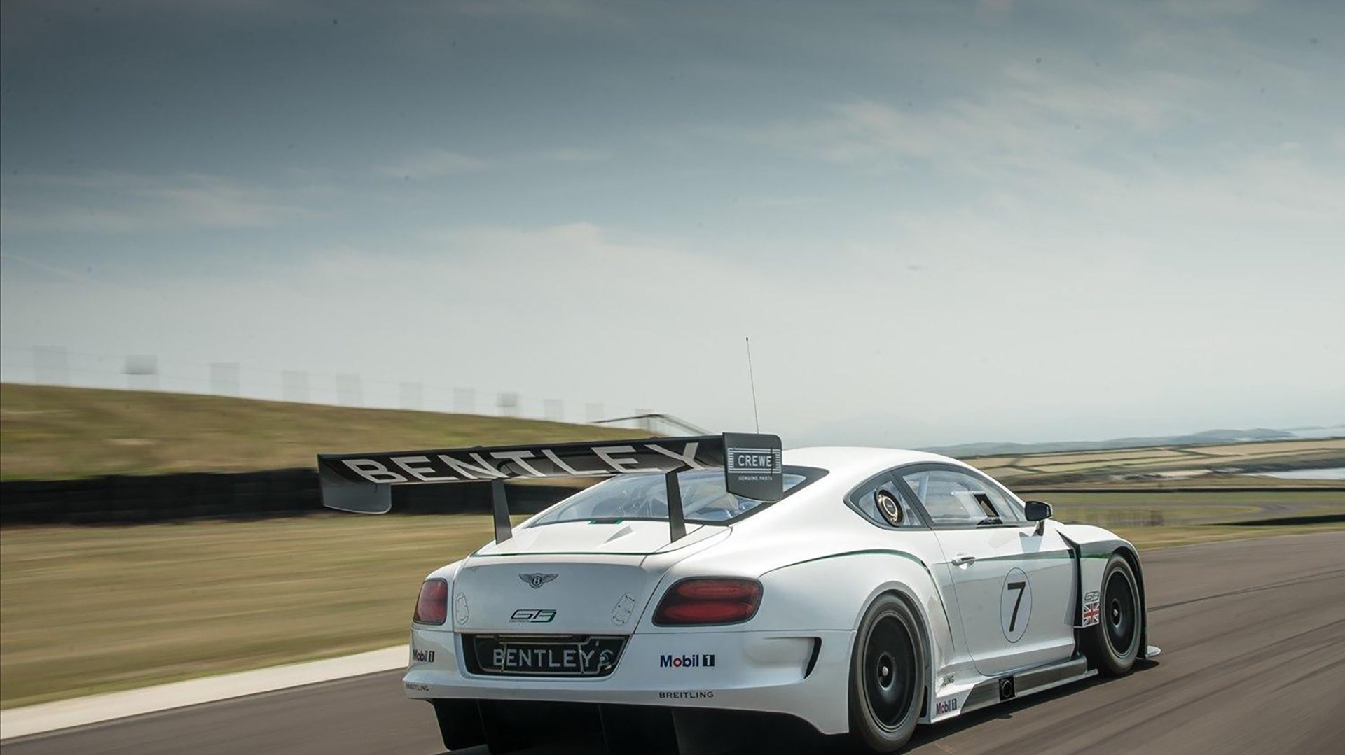 恩多比·恩乔:踢球和攻防的平衡,让南非队成为世界最强之一,恩多纳2013在哪个队