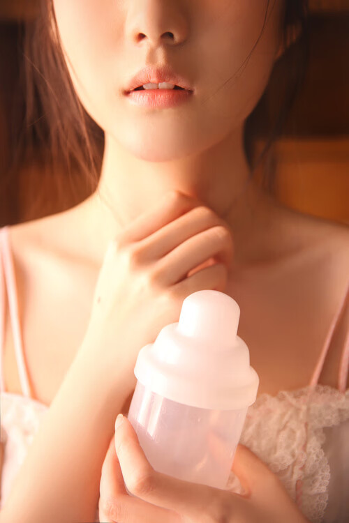 霍勒迪谈防守轮转中沟通起到决定作用，霍勒迪防守教学